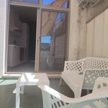Casa Rubino Castro Mare 公寓 *