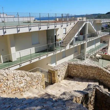 Casa Rubino Castro Mare 公寓