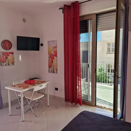 Casa Rubino Castro Mare شقة