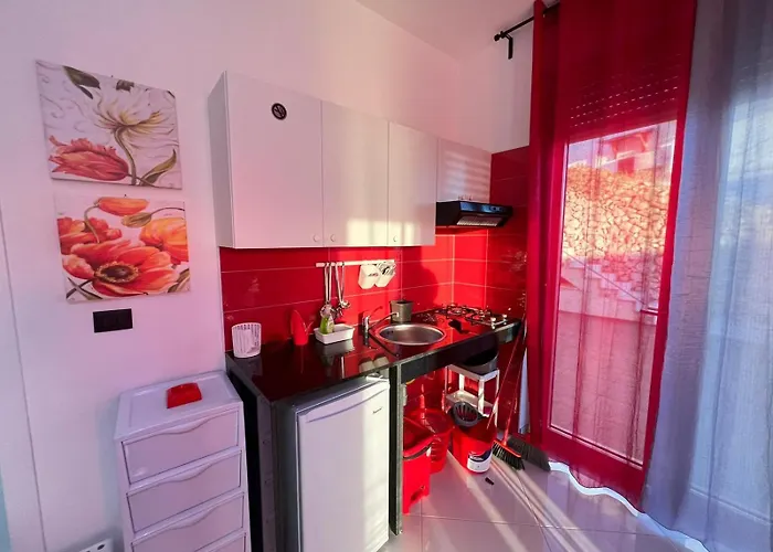 Casa Rubino Castro Mare 公寓 *